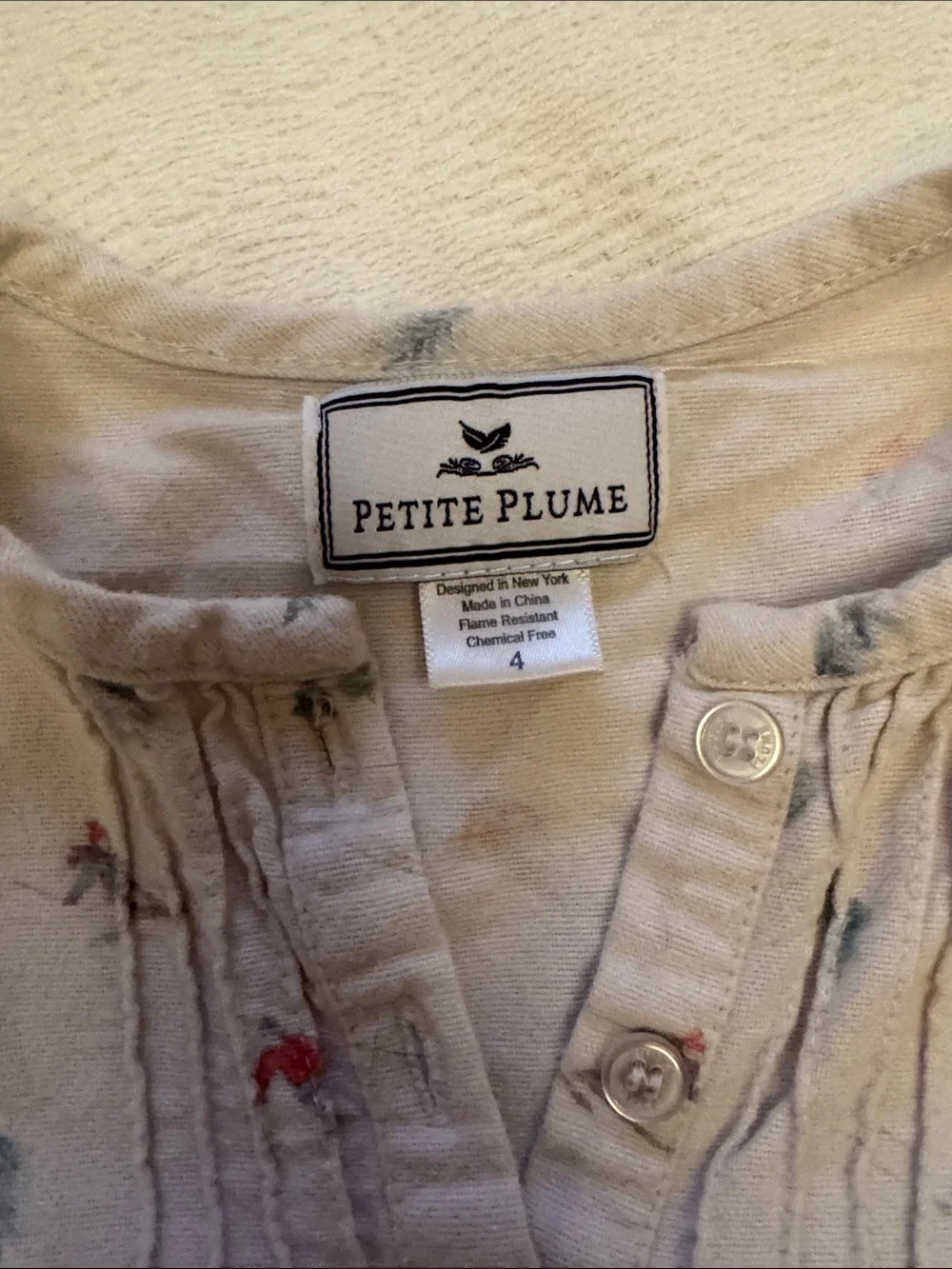 Petite Plume reflects ski